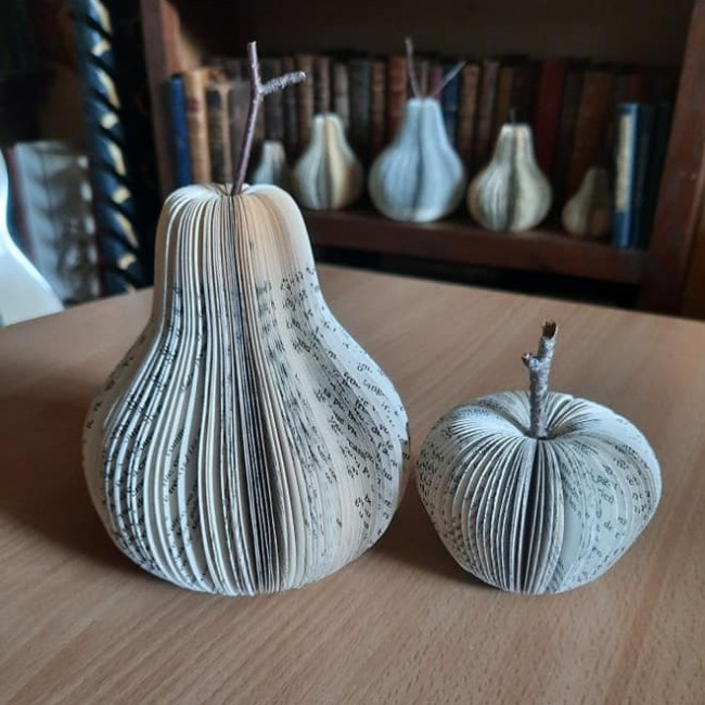 Petite pomme et petite poire Petite pomme et petite poire