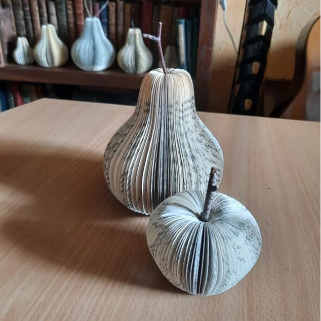 Petite pomme et petite poire Petite pomme et petite poire